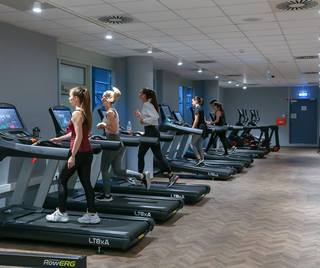 gyms open 24 hours in budapest Nr1 Fitness Oktogon 24/7